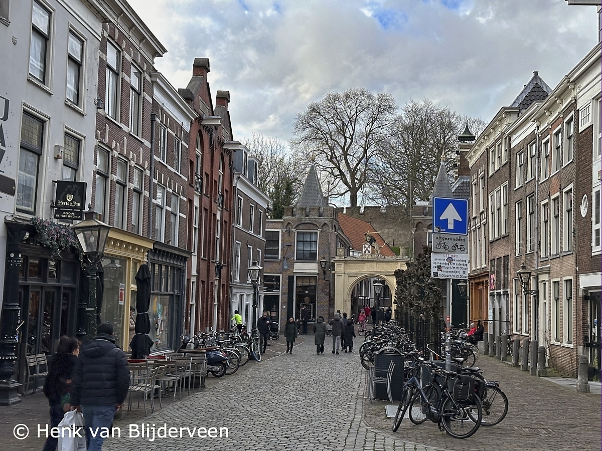 Nieuwstraat met Toegangspoort tot de Burcht
